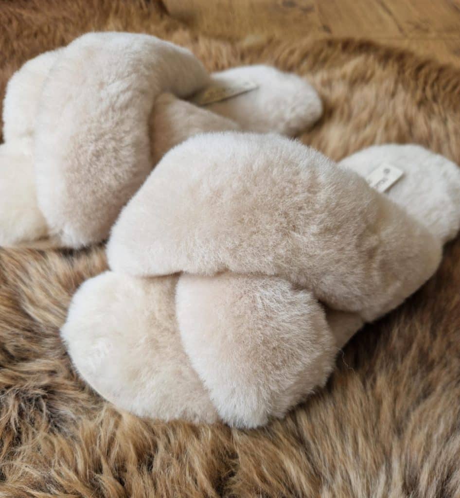 Sheepskin slider hot sale slippers